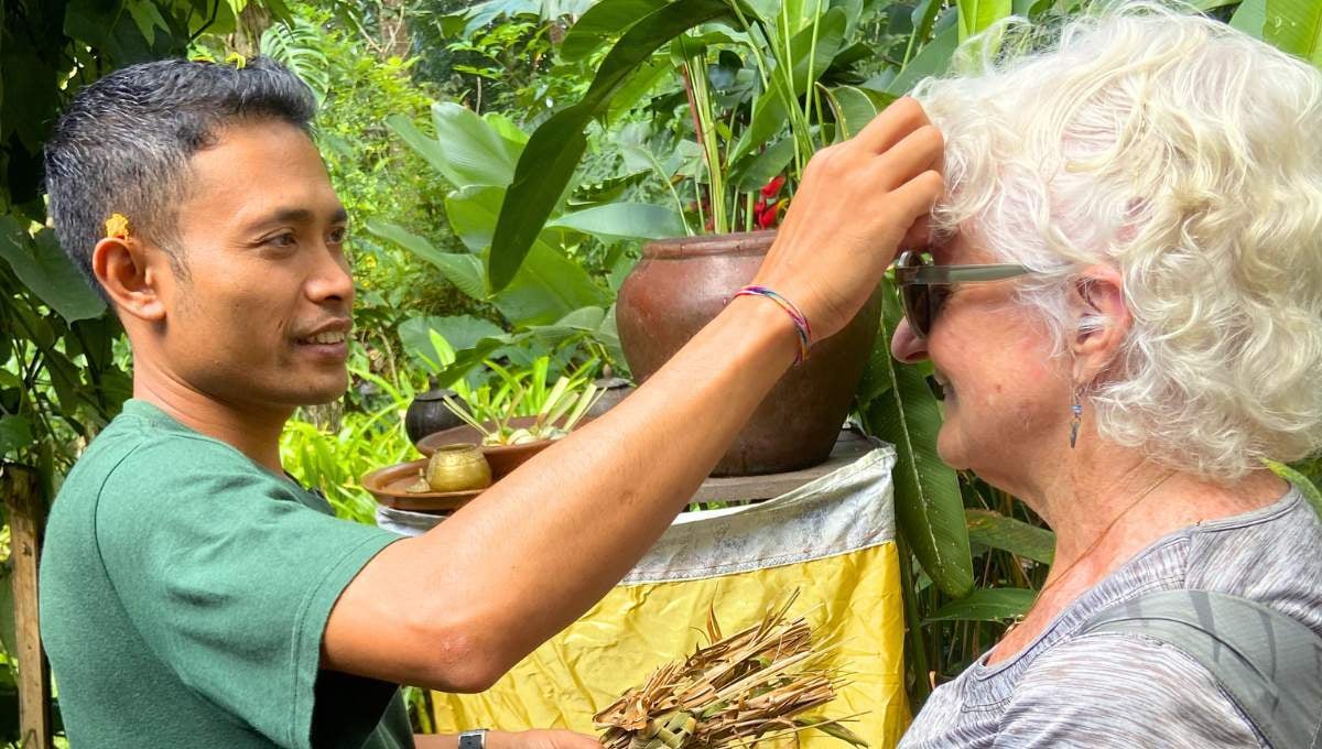 Traditional Welcome at Manggis _ Kaura