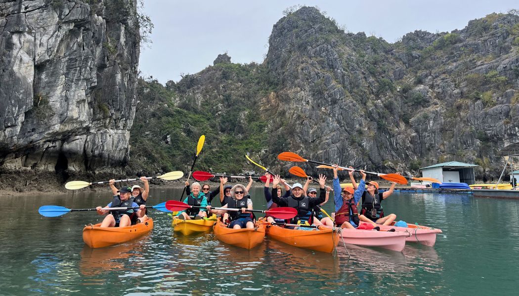 Canoeing in Ha Long Bay